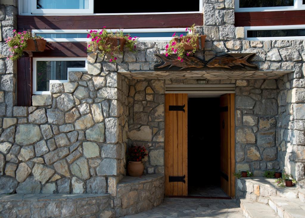 Hotel R Utjeha Εξωτερικό φωτογραφία