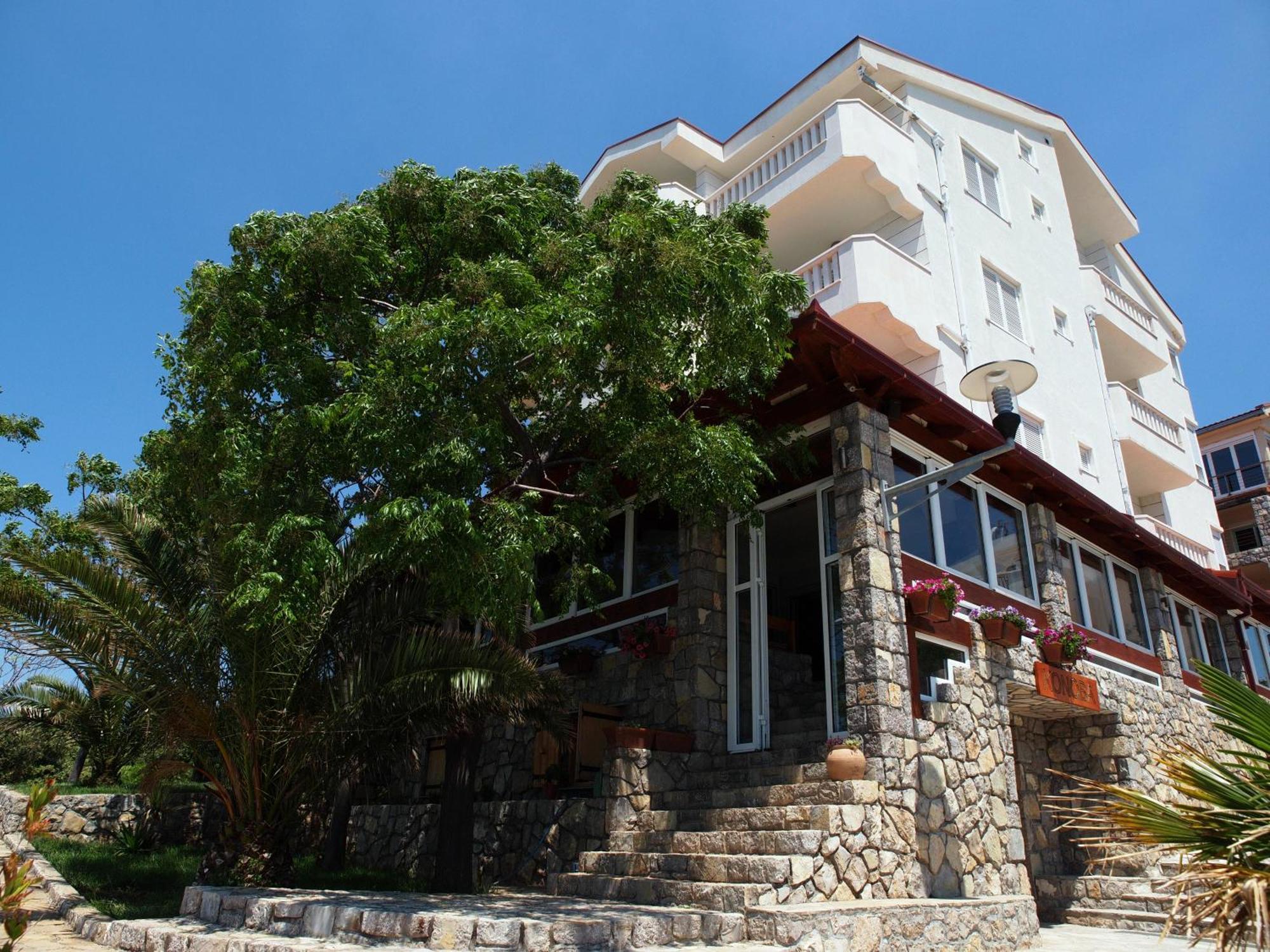 Hotel R Utjeha Εξωτερικό φωτογραφία