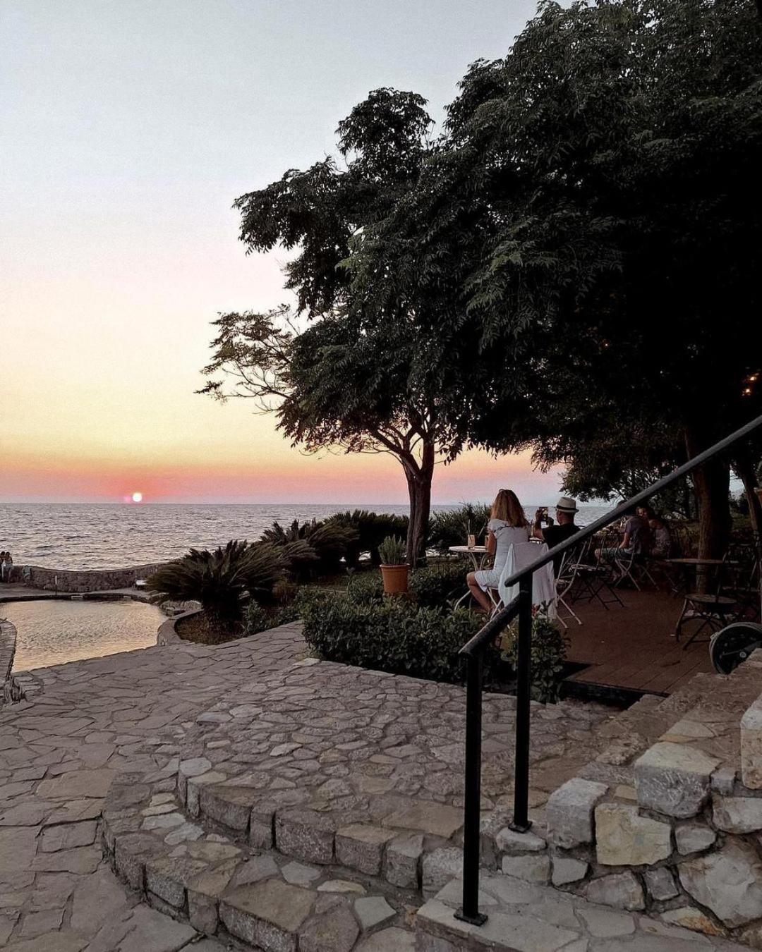Hotel R Utjeha Εξωτερικό φωτογραφία