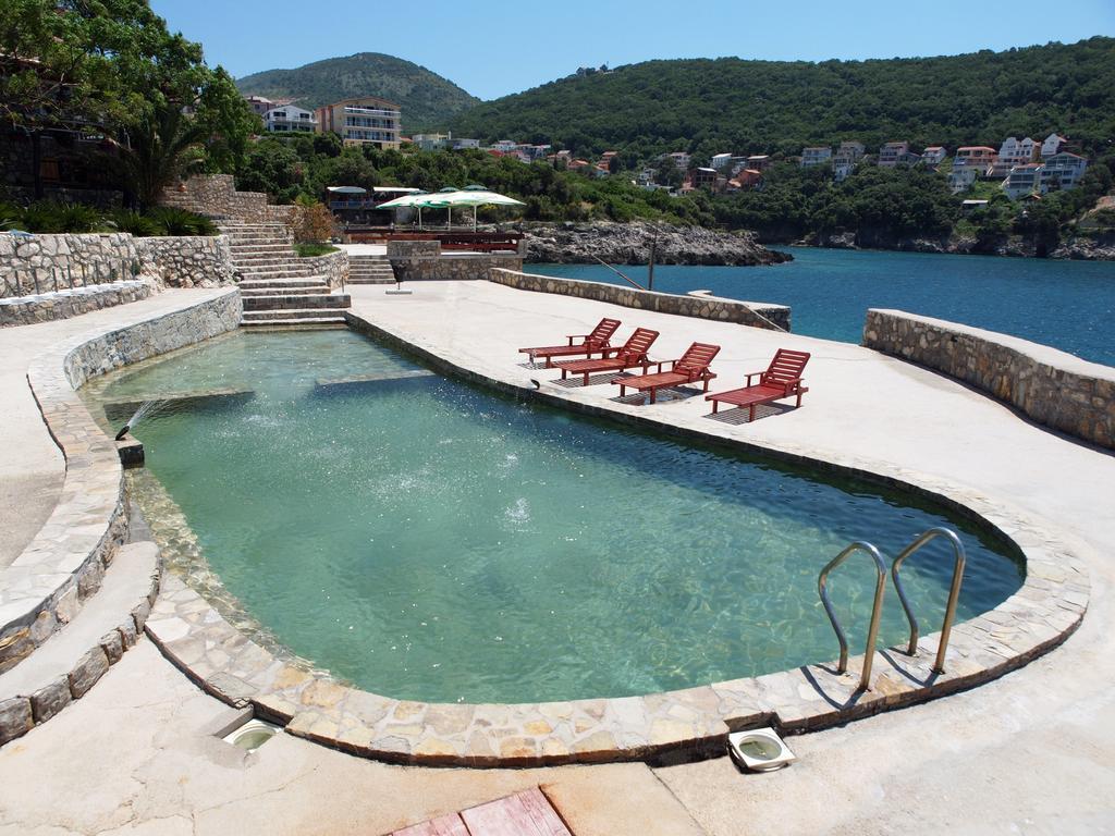 Hotel R Utjeha Εξωτερικό φωτογραφία